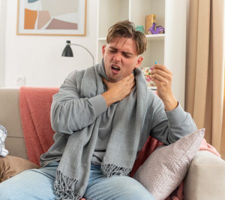 Det går bra att äta Ipren när du tar antibiotika.